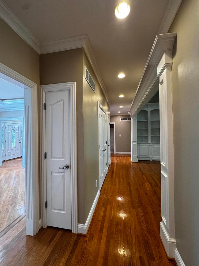 Building Photo - 3120 Hemingway Ln