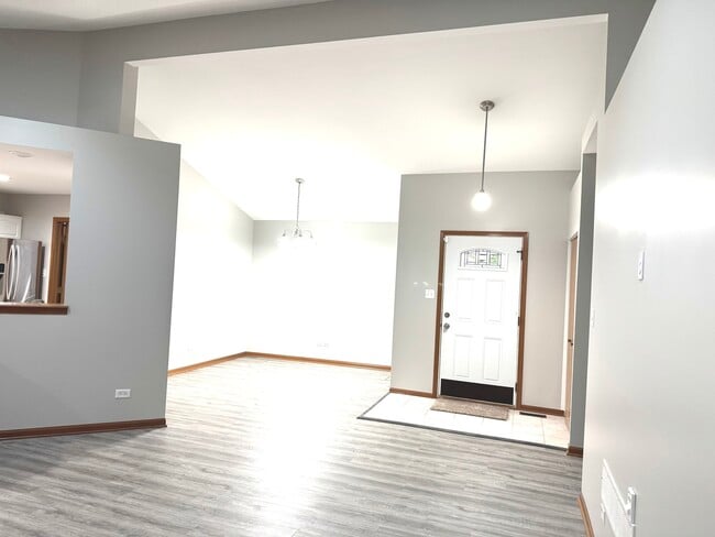 Building Photo - 4410 Mallard Ln
