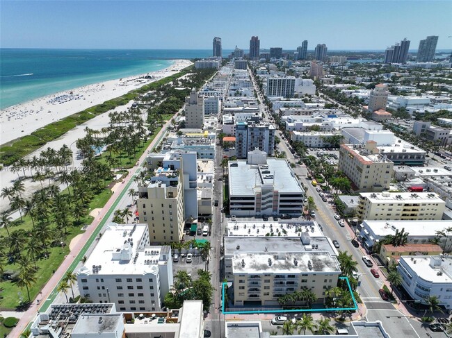 Building Photo - 1357 Collins Ave