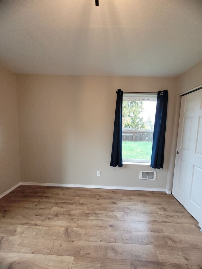 Building Photo - 1218 W Spruce St