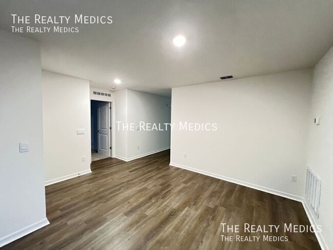 Building Photo - 3530 E Glenn St