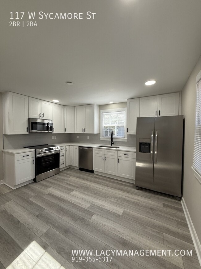 Building Photo - 117 W Sycamore St