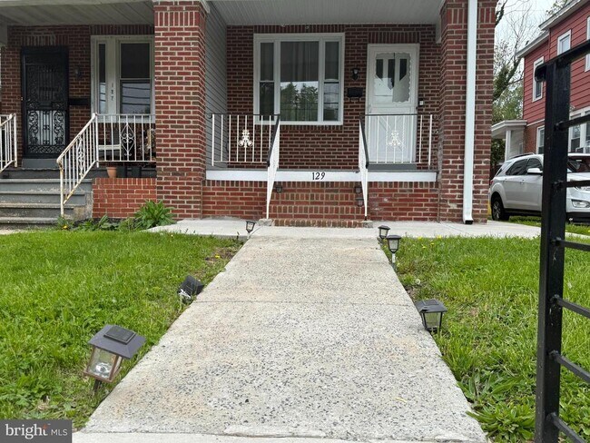 Building Photo - 129 Clearfield Ave