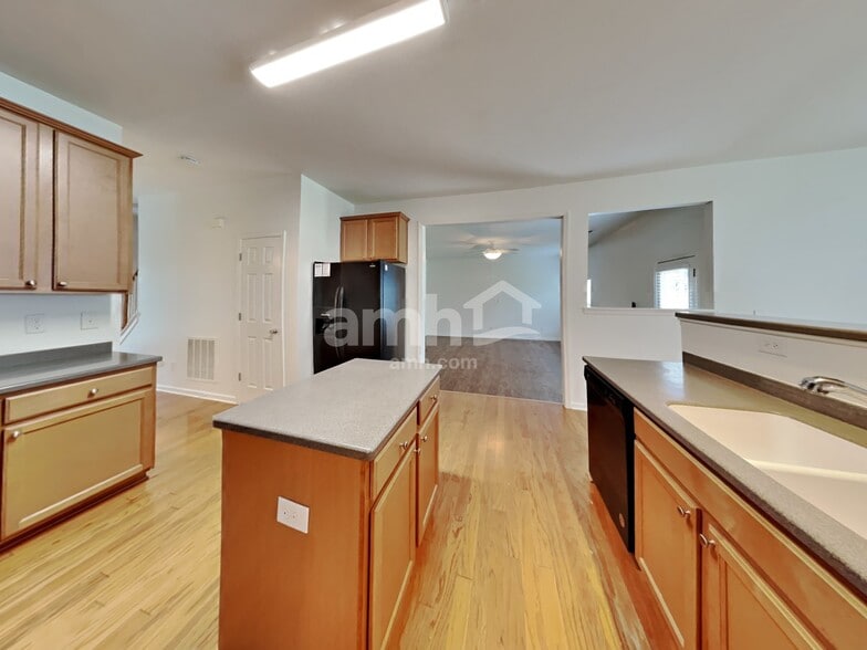 Building Photo - 5818 Parkstone Dr