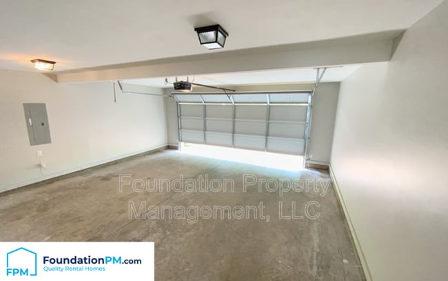 Building Photo - 9420 Grove Rd