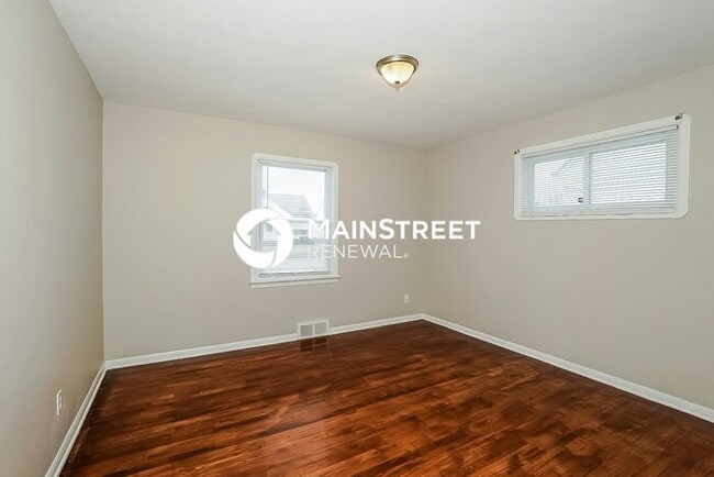 Building Photo - 3 Bedroom Pet-Friendly Home in CLEVELAND, ...