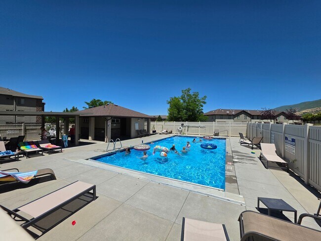 Building Photo - HONEY! Stop Scrolling! Luxury Centerville Stunner!