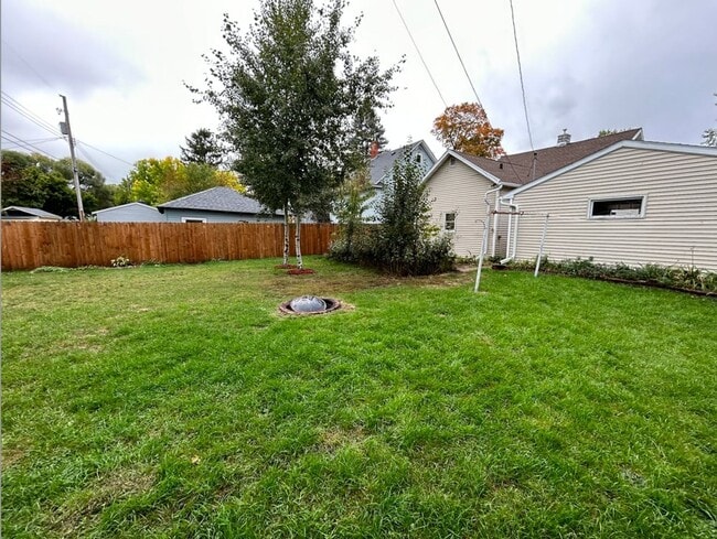 Building Photo - Click the “Apply Now” button or email wapmrentals@gmail.com for a prompt response.