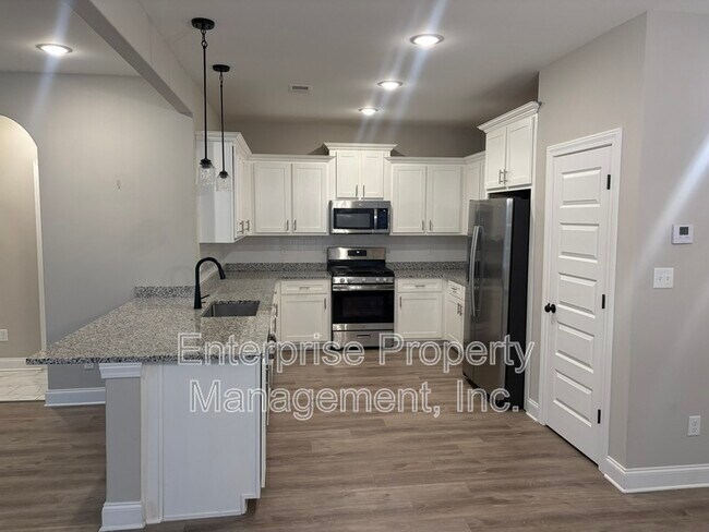 Building Photo - 564 Holden Dr
