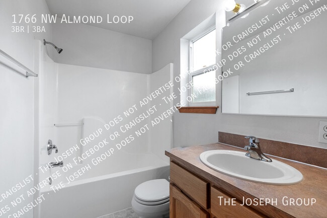 Building Photo - 1766 NW Almond Loop
