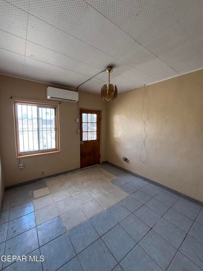 Building Photo - 4000 1/2 Sacramento Ave