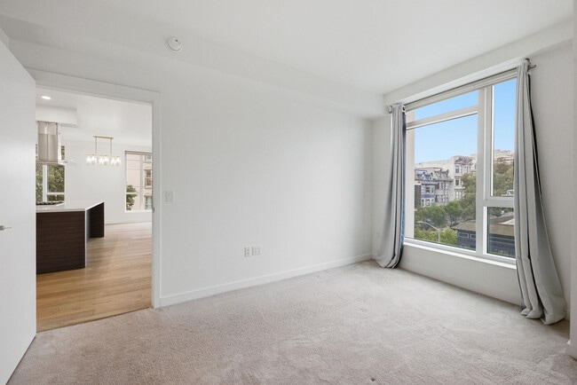 Building Photo - 1688 Pine St