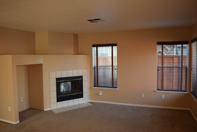Building Photo - Coming Soon Spacious North Tracy Home – 4 Bedrooms | 2.5 Bathrooms