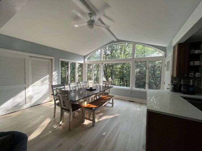 Building Photo - 315 Goldfinch Pl