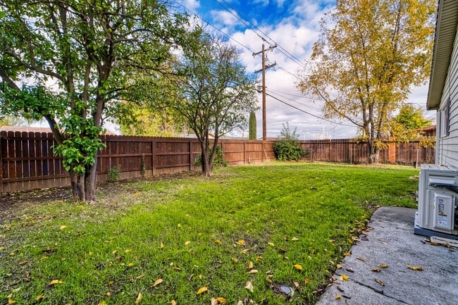 Building Photo - 4741 Fleming Way