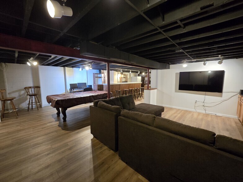 Building Photo - 3600 Goetz Dr