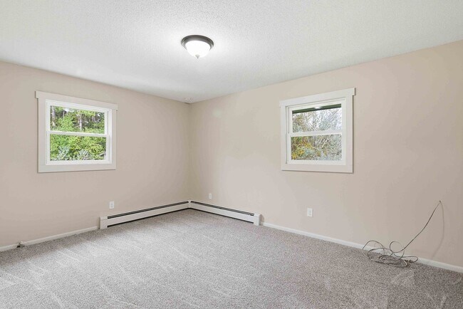 Building Photo - 1681 Mahogany St