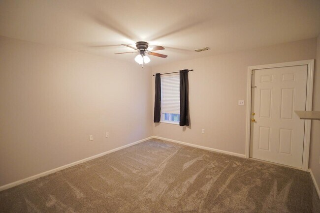 Building Photo - 2740 W Tharpe St