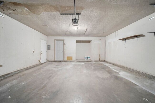 Building Photo - 2823 S 138th E Ave
