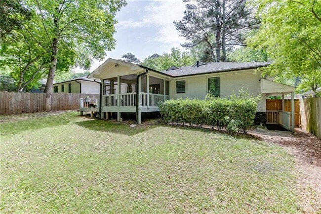 Building Photo - 1858 Longdale Dr