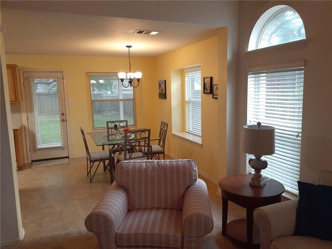 Building Photo - 3725 Castle Rock Dr