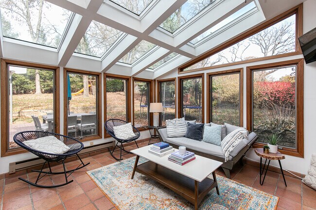 Sun Room - 5505 Waterbury Rd