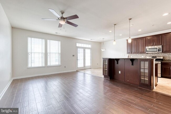Building Photo - 7558 Stoney Run Dr
