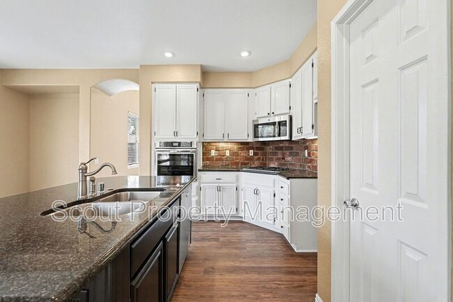 Building Photo - 30783 Medinah Way