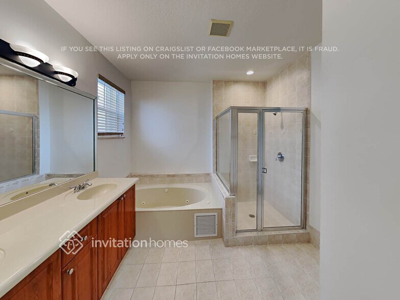 Building Photo - 15063 SW 11th Ln