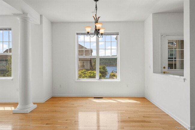 Building Photo - 402 Waterview Dr