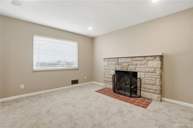 Building Photo - 318 E Central Ave