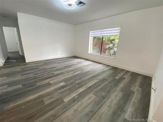 Building Photo - 9658 NW 28th Ct