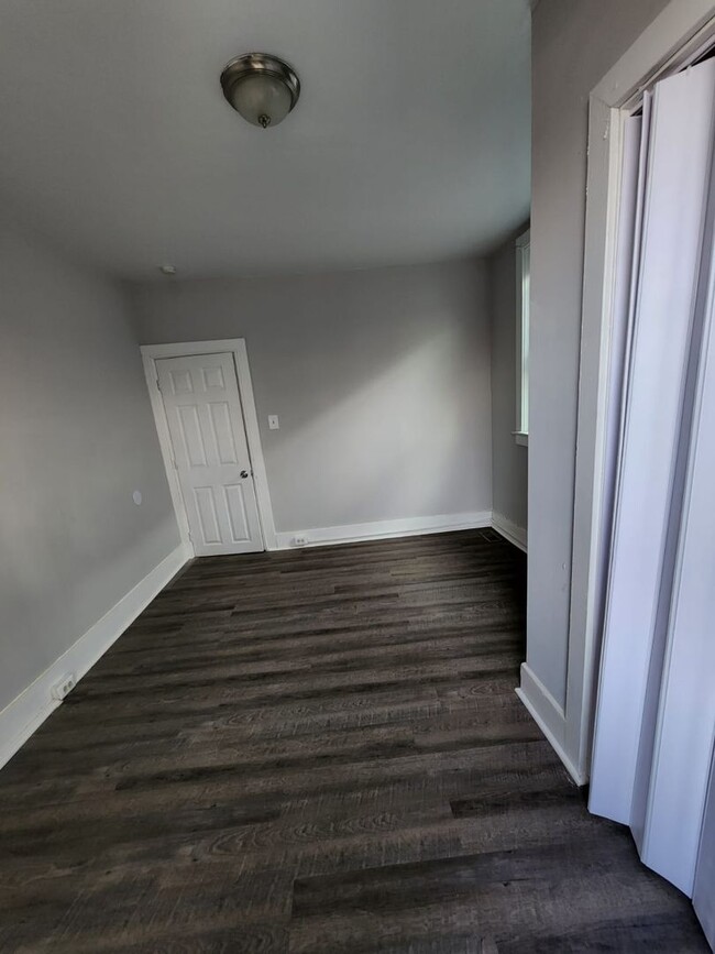 Building Photo - Remodeled home - Olney