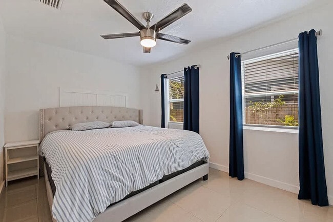 Building Photo - 4801 14th Ave S