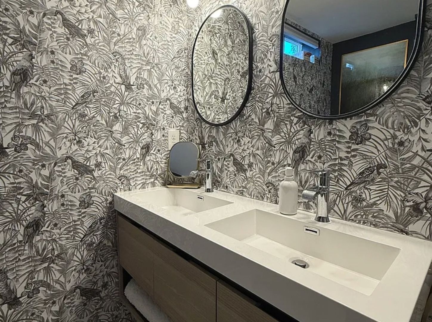 Building Photo - 740 Dahlia St