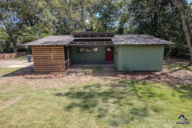 Building Photo - 410 Hardeman Ave