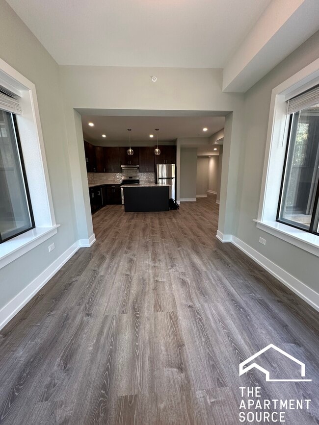 Building Photo - 1002 Crain St