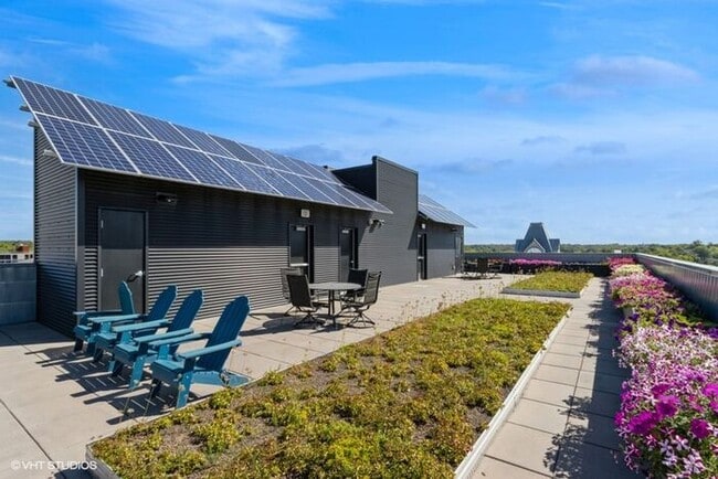 Building Photo - $1,099 | Studio Apartment - Fully Furnishe...