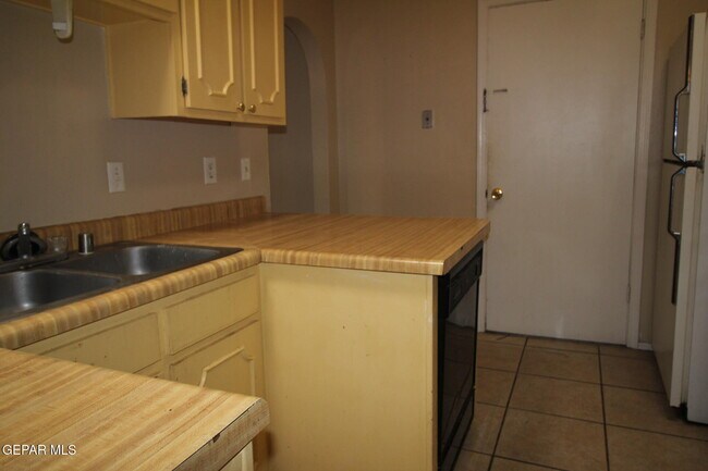 Building Photo - 10711 Ivanhoe Dr