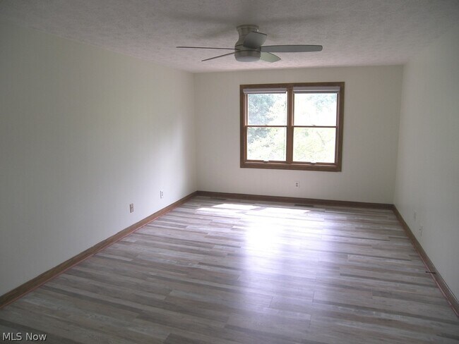Building Photo - 32156 S Roundhead Dr