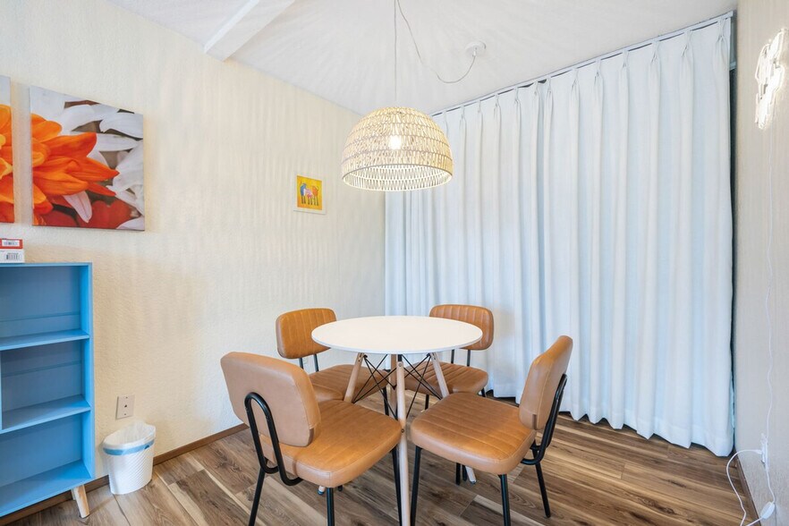 Building Photo - 5504 NE 190th St