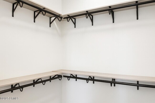 Building Photo - 15 Chauga St