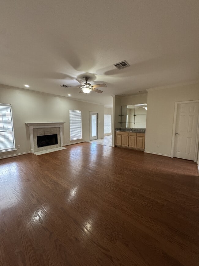 Building Photo - 7033 Bevington Dr