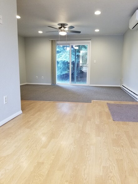 Building Photo - 1030 Davidson Dr