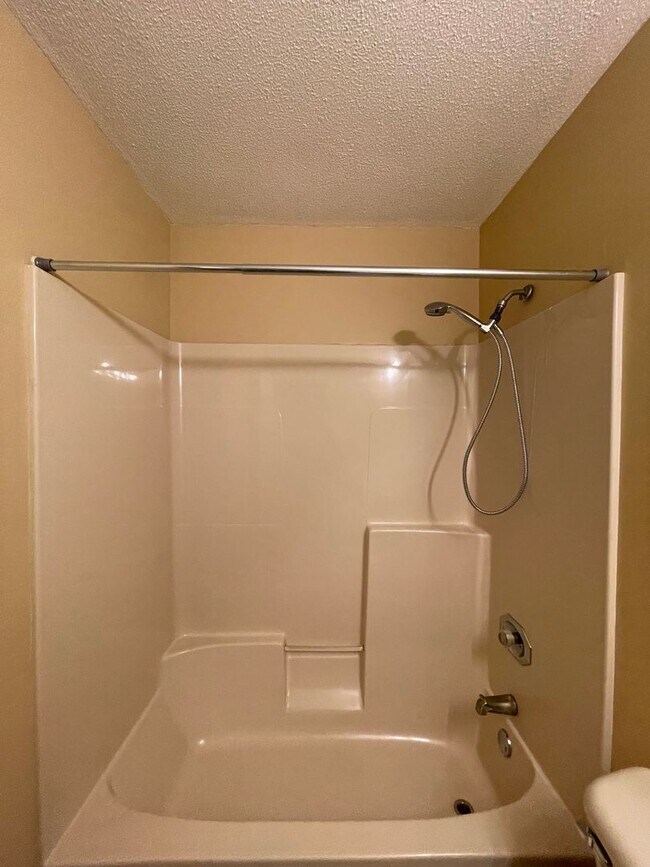 Building Photo - Quail Hollow Subdivision -  $300 OFF FIRST...