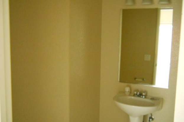 Building Photo - 650 Laxford Rd