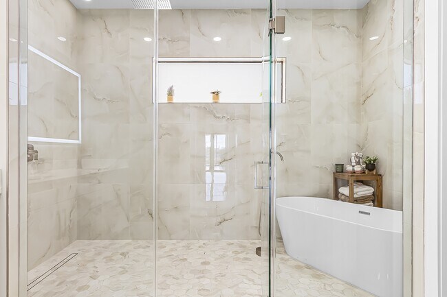 Building Photo - 1720 NE 14th St