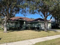 Building Photo - 1882 Woodfield Cir