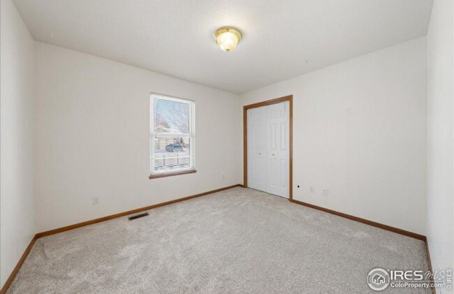 Building Photo - 2615 Anemonie Dr