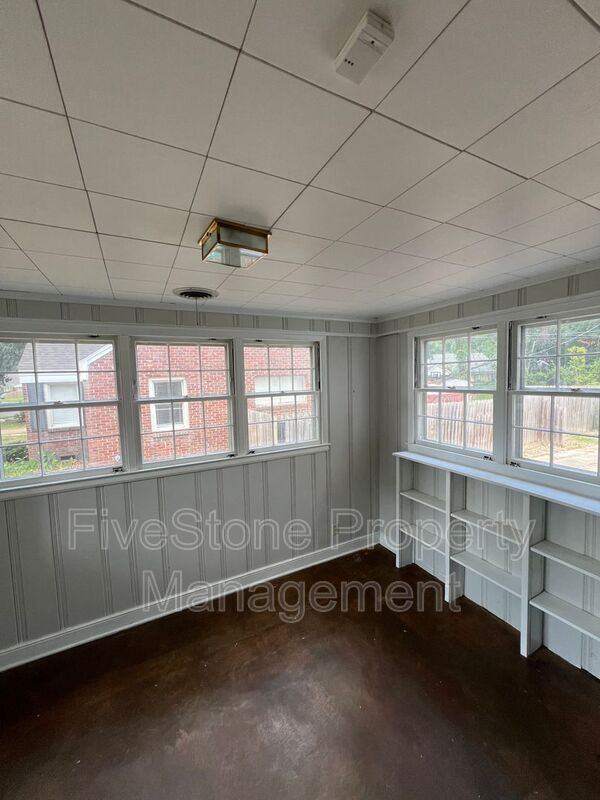 Building Photo - 144 Northwood Dr